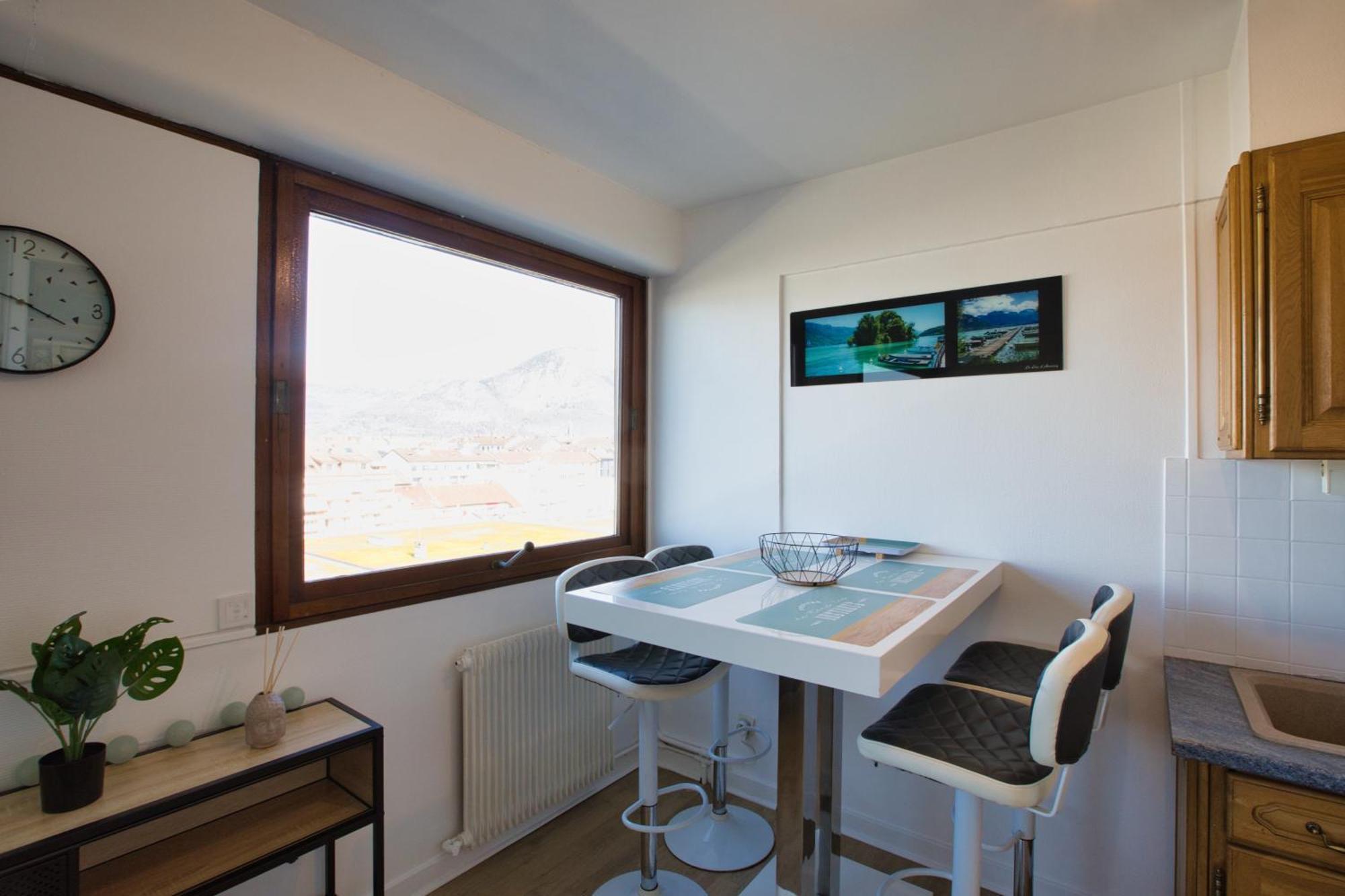 Ferienwohnung Le Sommet Citadin Avec Vue Annecy Exterior foto