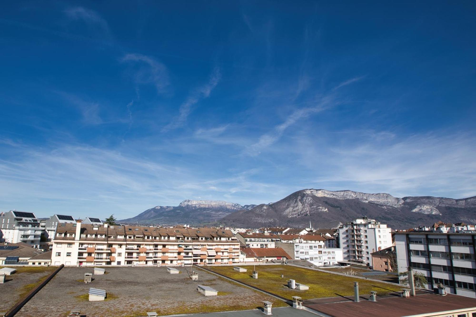 Ferienwohnung Le Sommet Citadin Avec Vue Annecy Exterior foto